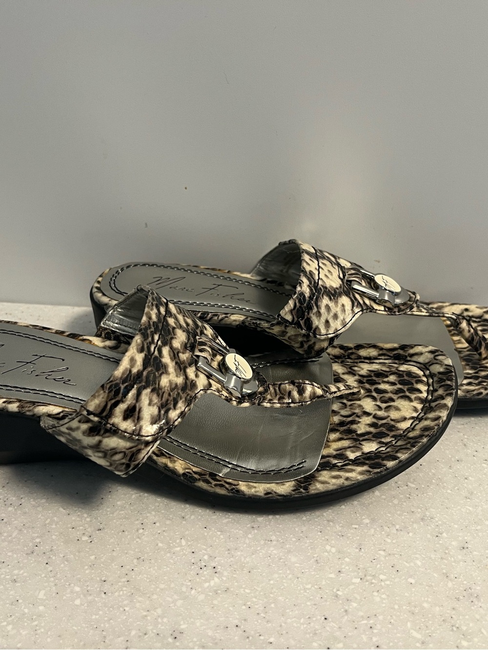 Marc Fisher Women's Leopard Print Thong Sandals size 9M
